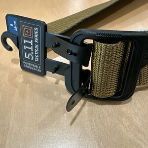5.11 Tactical Reversible Belt - Black and Brown Size 28-30 Small